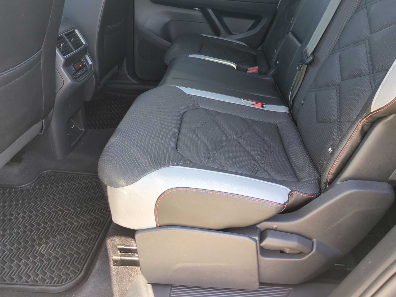 Thumbnail: 2024 Volkswagen Atlas - 25