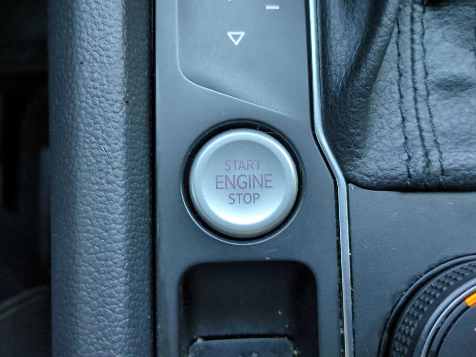 Thumbnail: 2021 Volkswagen Atlas - 17