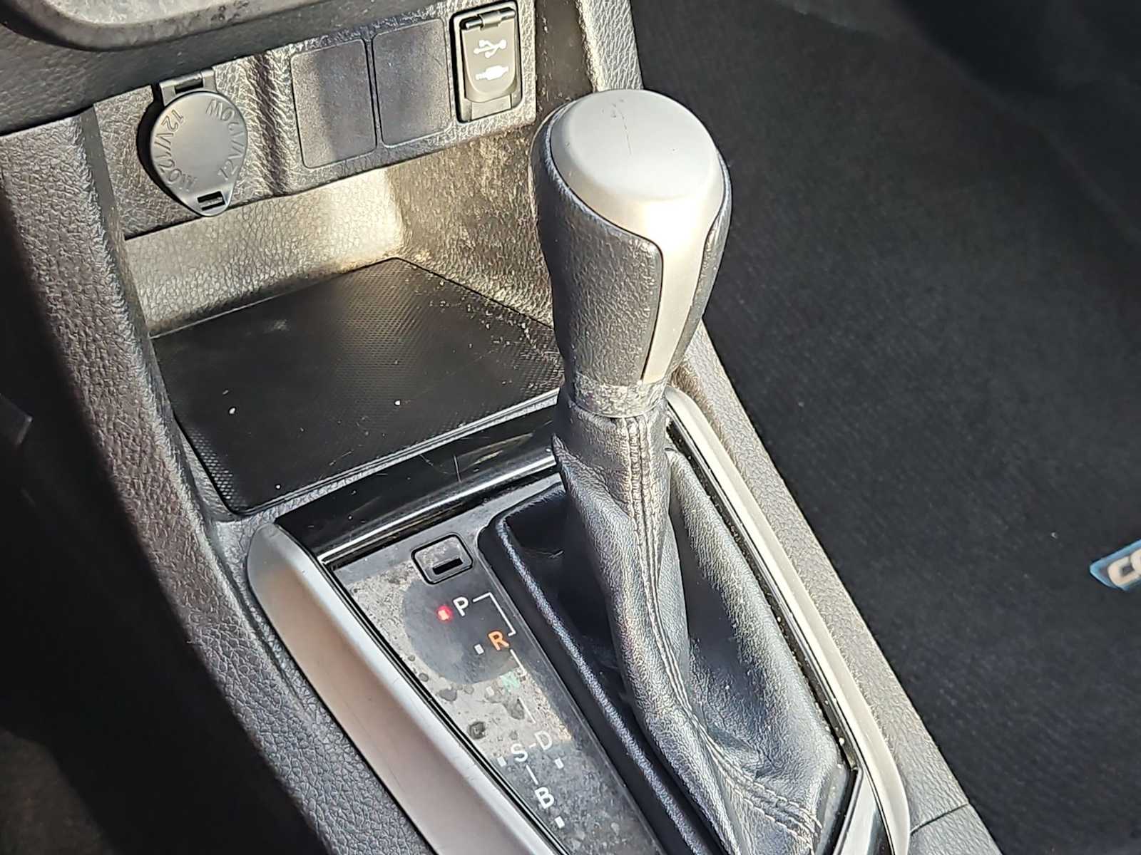 Thumbnail: 2015 Toyota Corolla - 15