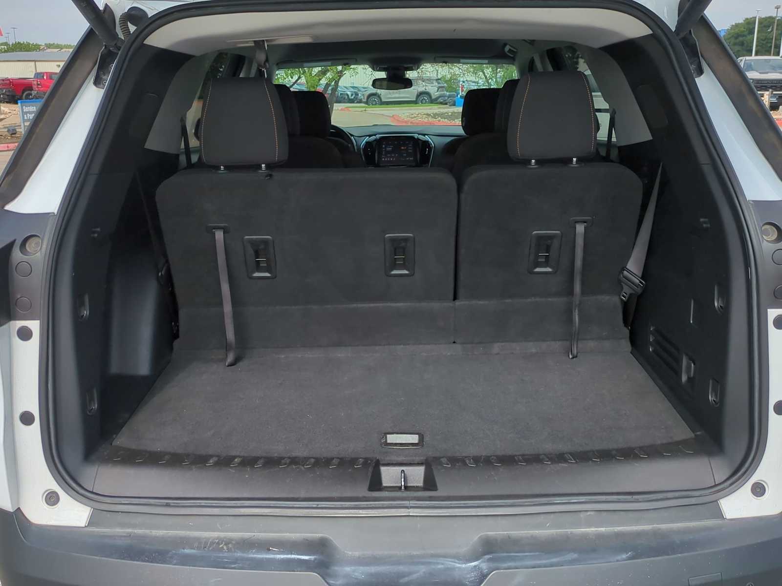 Thumbnail: 2021 Chevrolet Traverse - 26