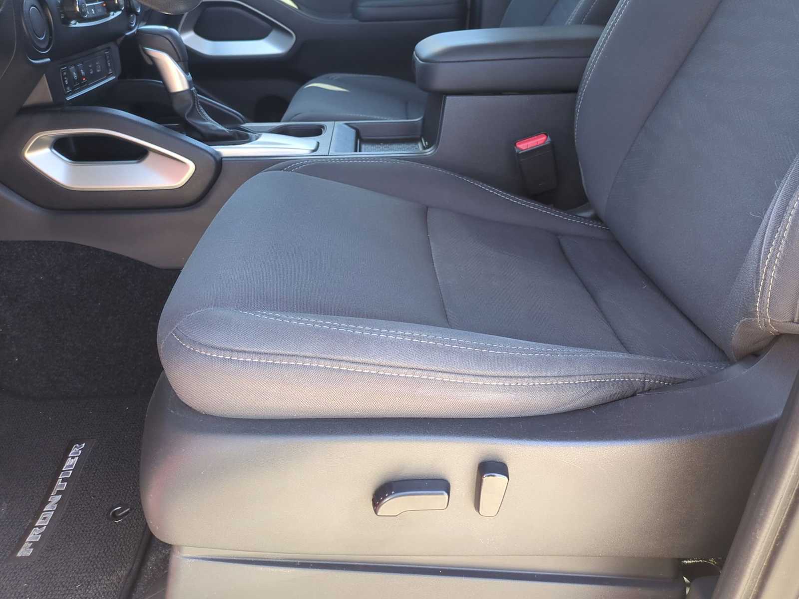 Thumbnail: 2022 Nissan Frontier - 18