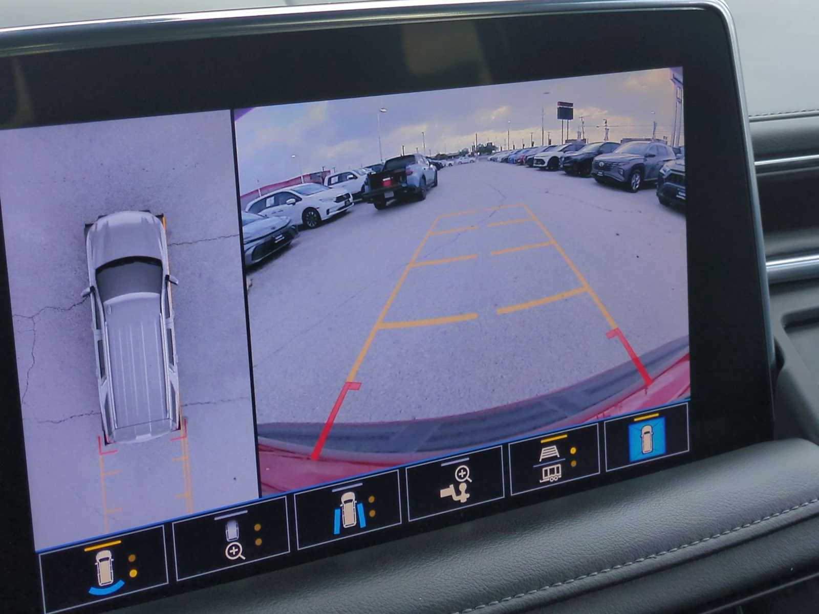 Thumbnail: 2021 Chevrolet Tahoe - 14