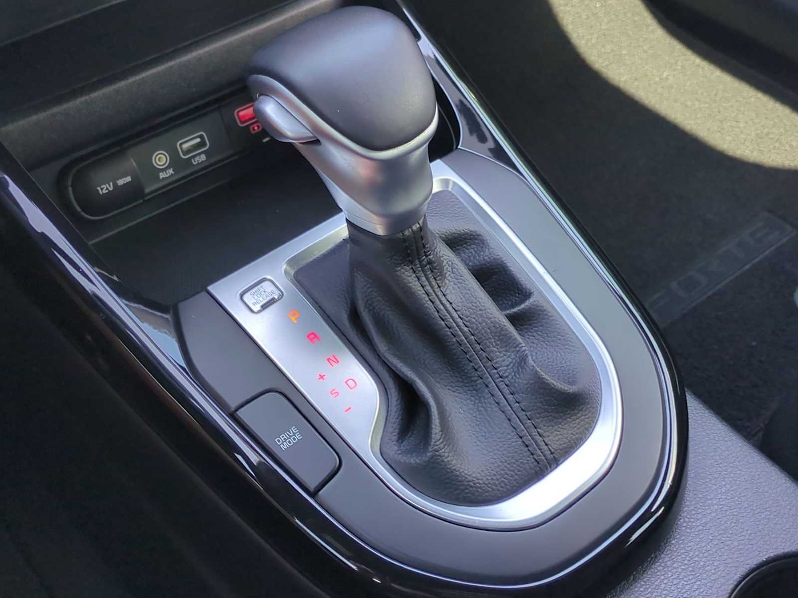 Thumbnail: 2021 Kia Forte - 15
