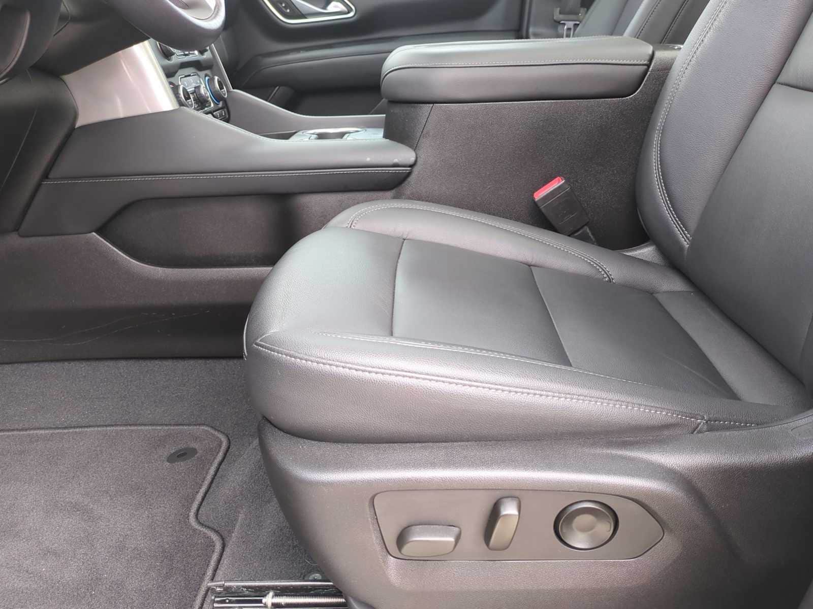 2021 Chevrolet Suburban LT 19