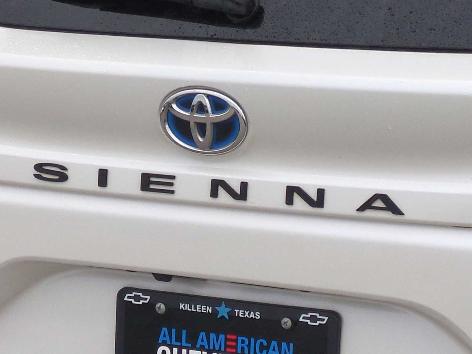 Thumbnail: 2021 Toyota Sienna - 31