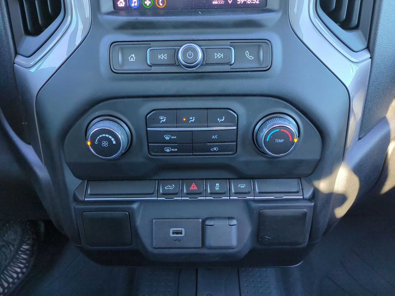 Thumbnail: 2020 Chevrolet Silverado 1500 - 17