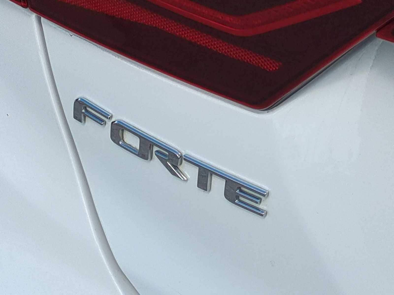 Thumbnail: 2021 Kia Forte - 31
