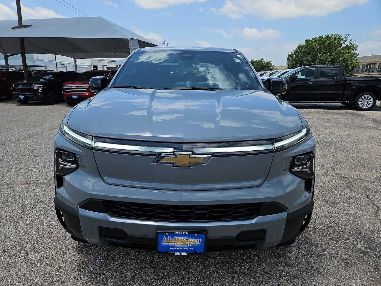 Thumbnail: 2025 Chevrolet Silverado EV - 6