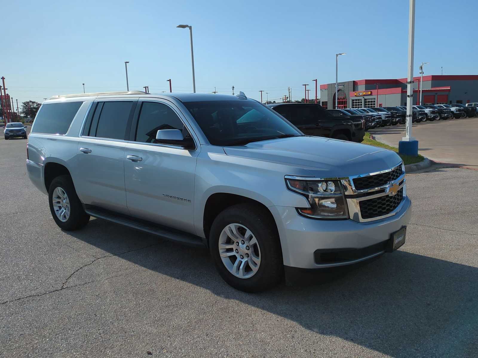 Thumbnail: 2019 Chevrolet Suburban - 2