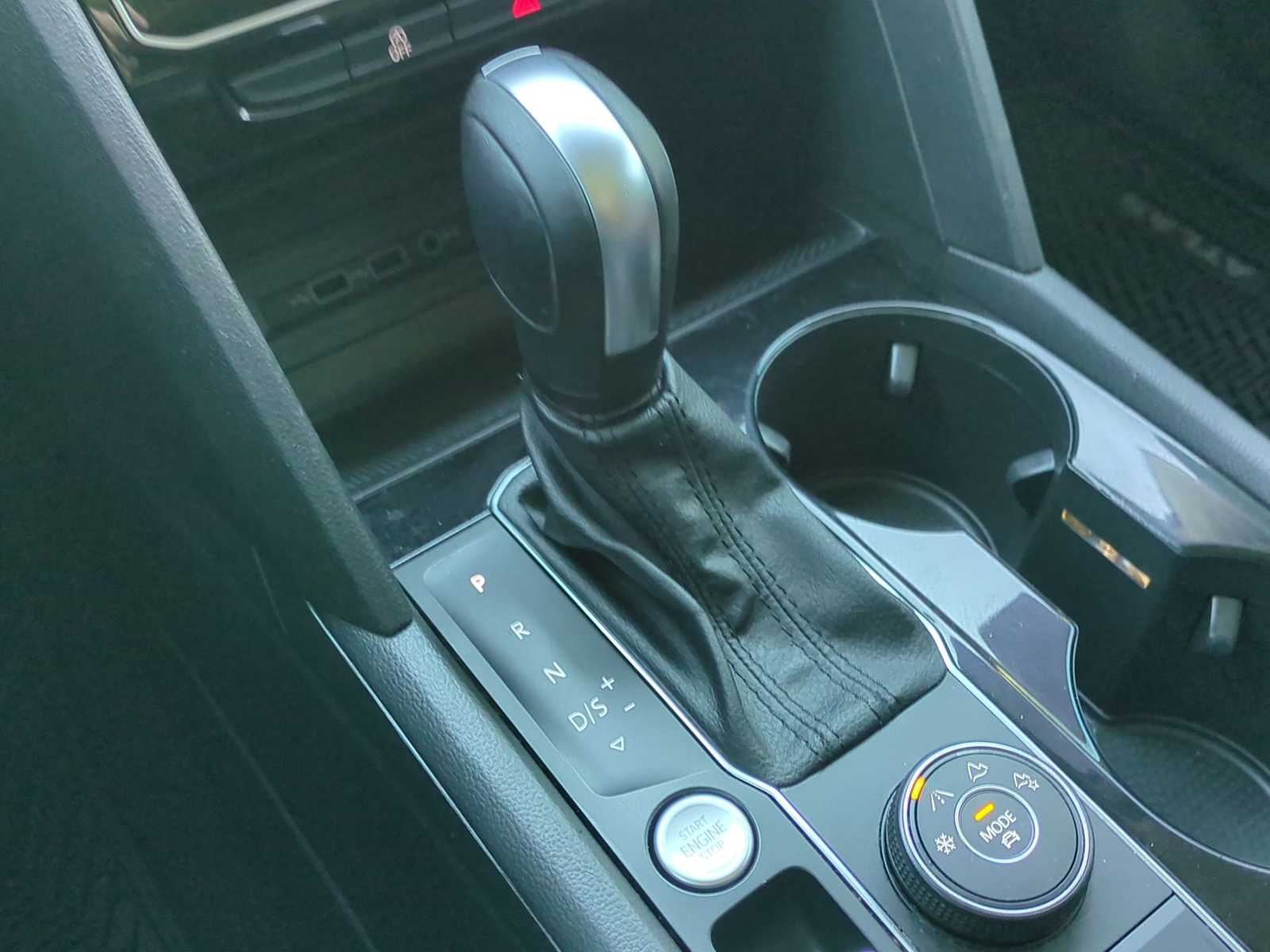 Thumbnail: 2021 Volkswagen Atlas - 16