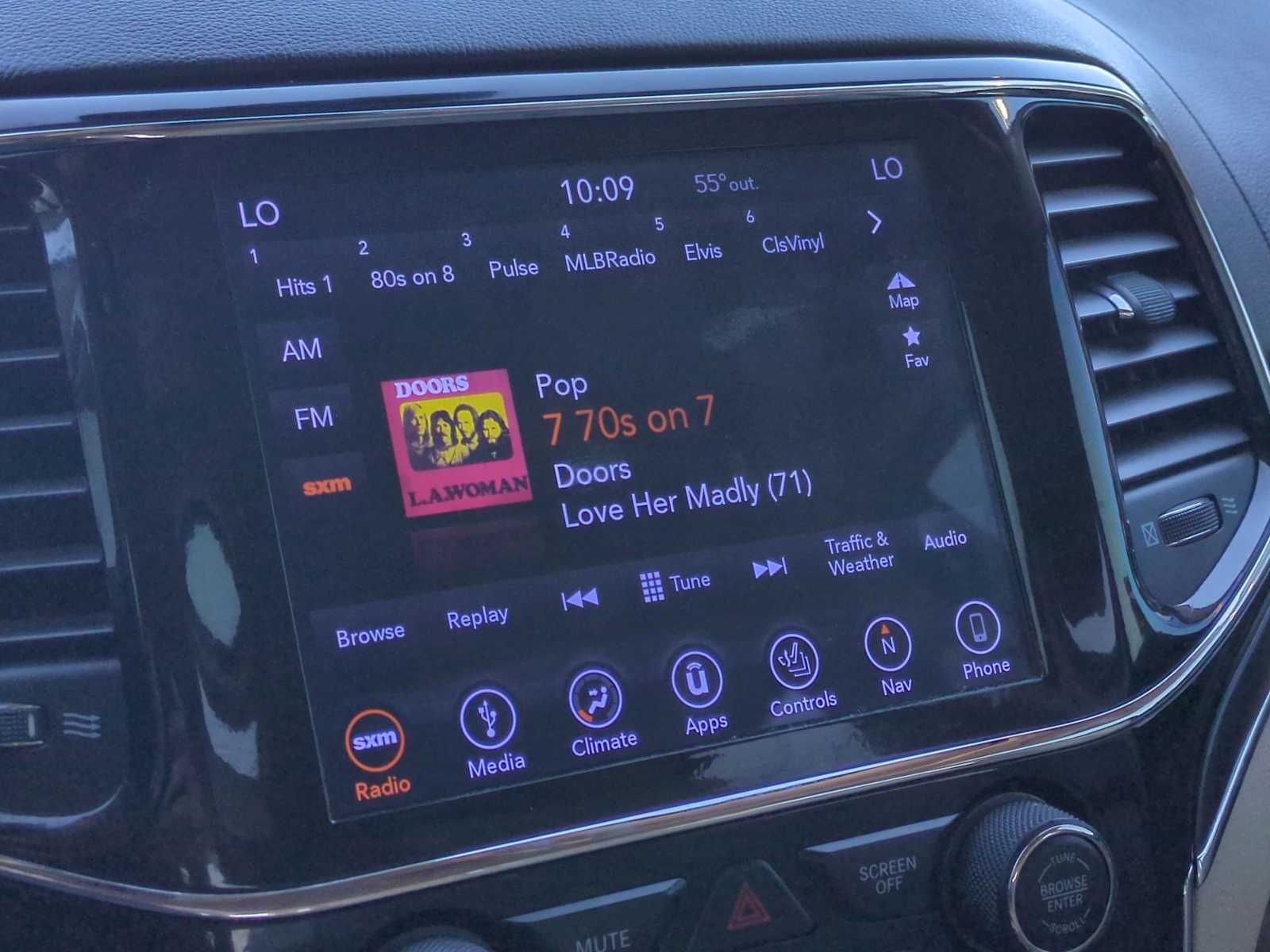 Thumbnail: 2019 Jeep Grand Cherokee - 13