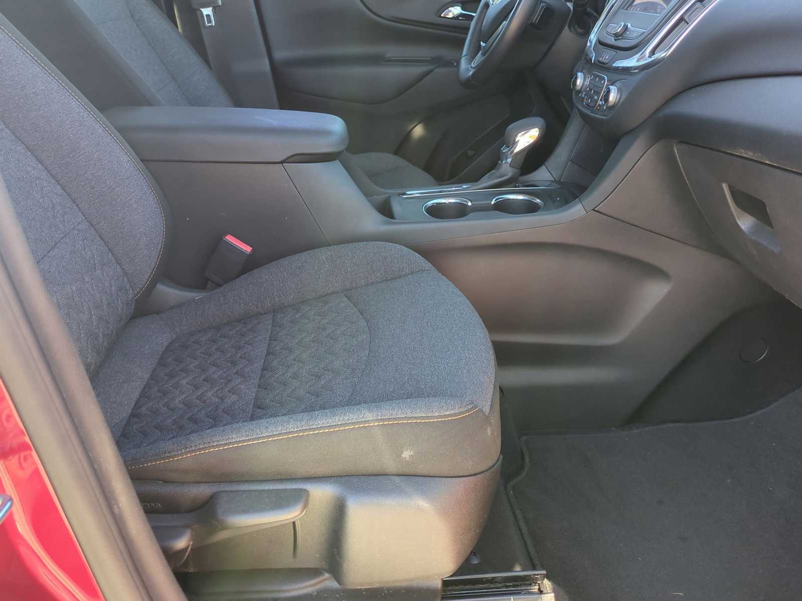 Thumbnail: 2022 Chevrolet Equinox - 28