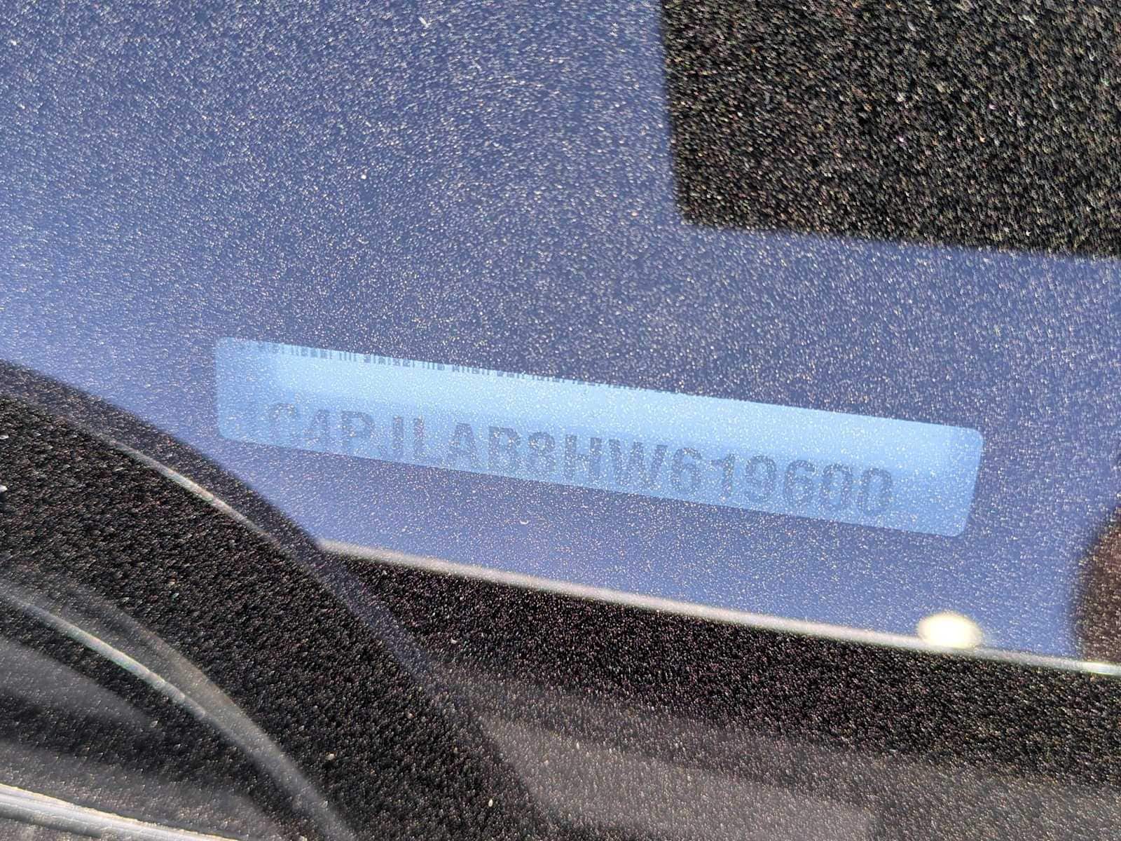 Thumbnail: 2017 Jeep Cherokee - 32