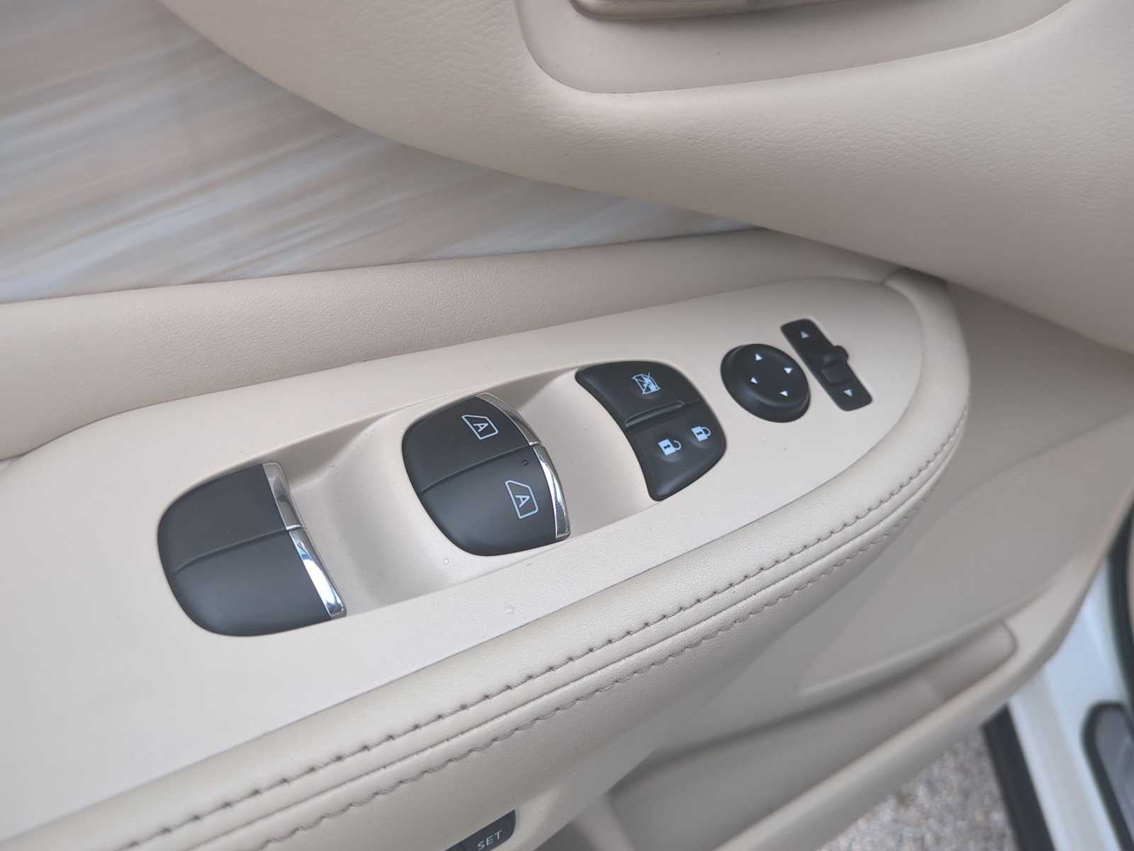 Thumbnail: 2017 Nissan Murano - 24