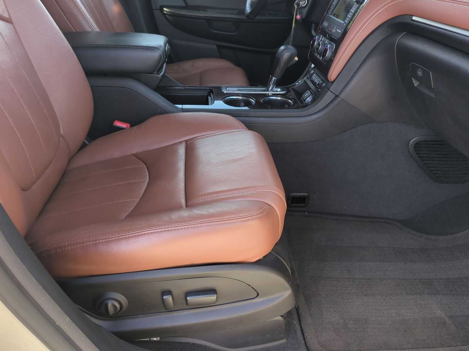 Thumbnail: 2017 Chevrolet Traverse - 28