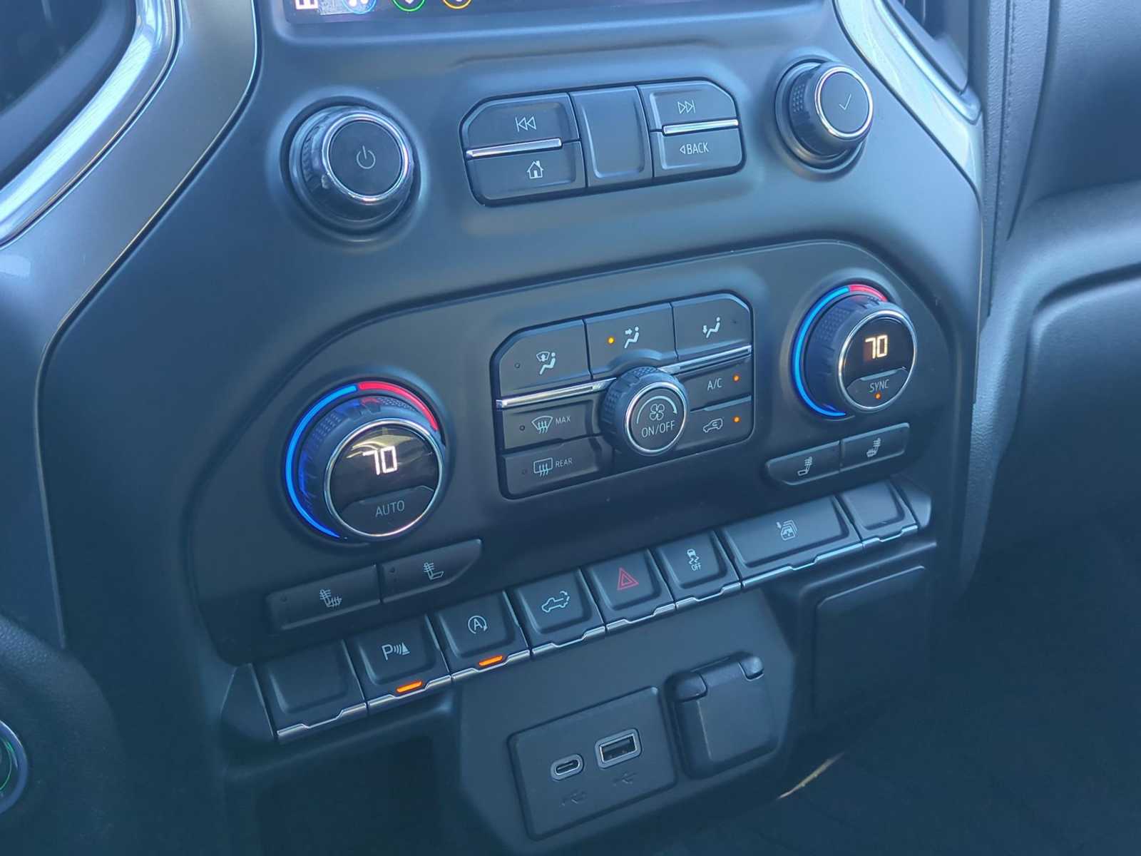 Thumbnail: 2019 Chevrolet Silverado 1500 - 18