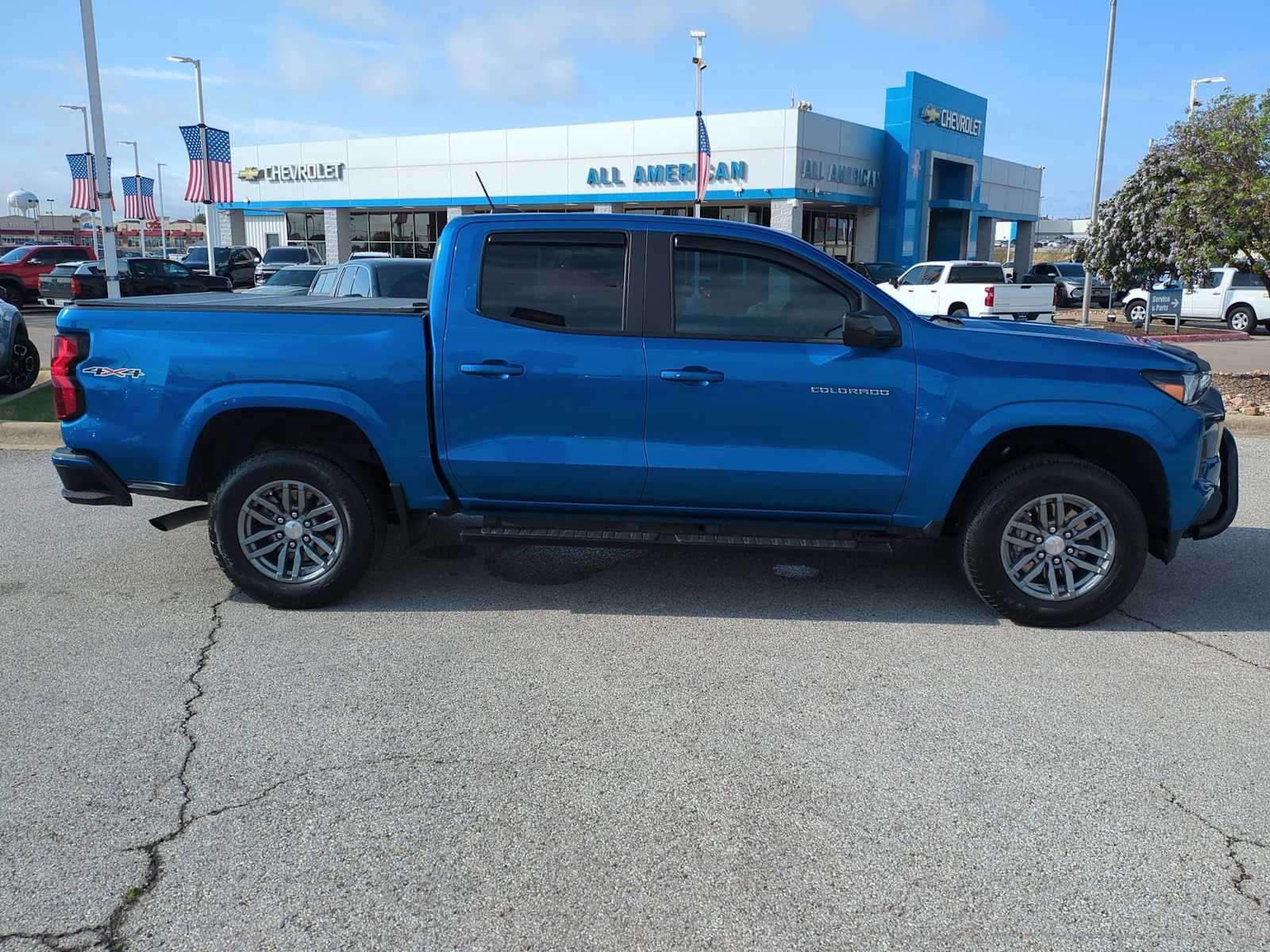 Thumbnail: 2024 Chevrolet Colorado - 9