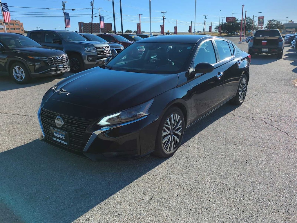 Used 2024 Nissan Altima 2.5 SV