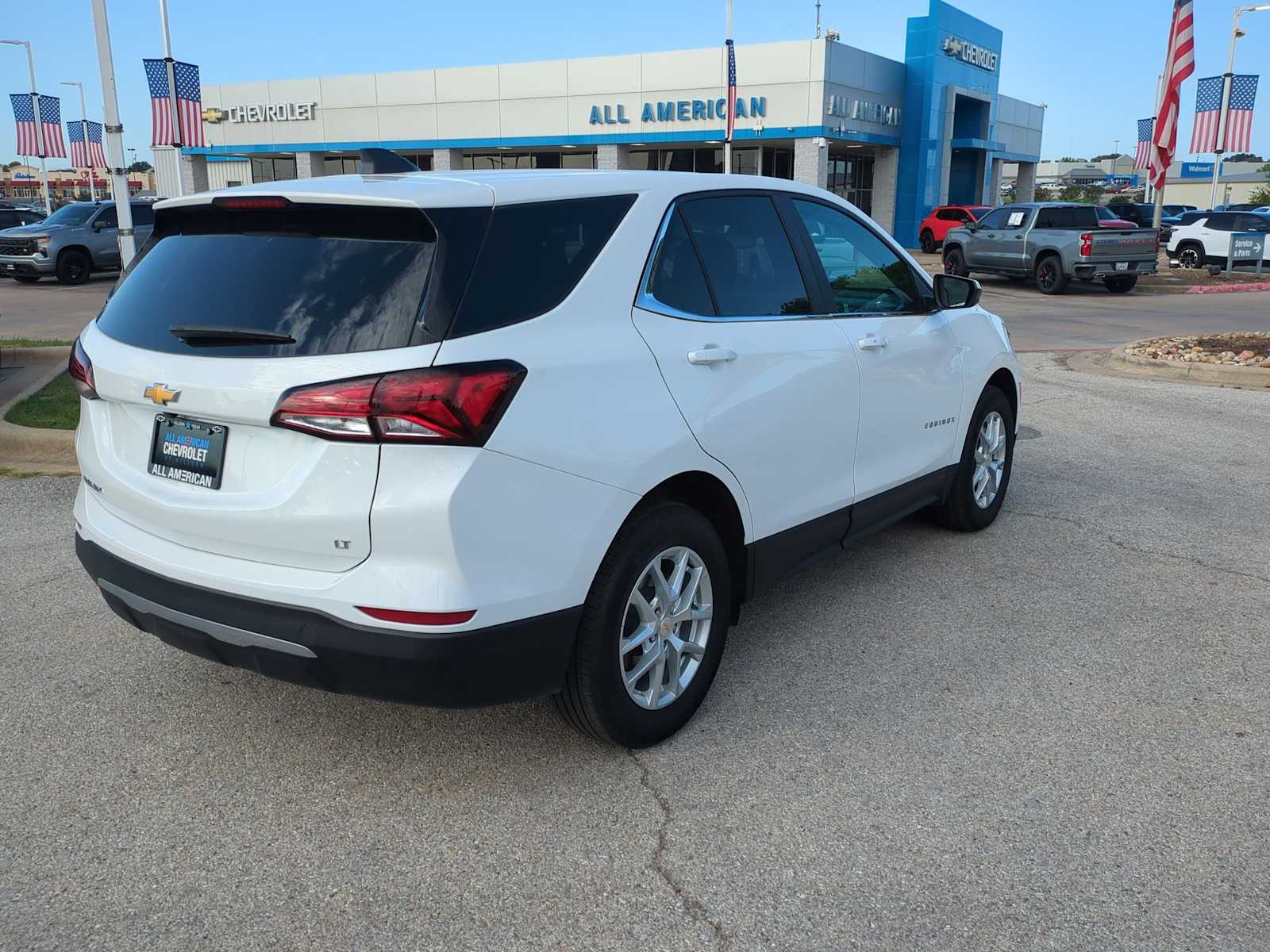 Thumbnail: 2023 Chevrolet Equinox - 8