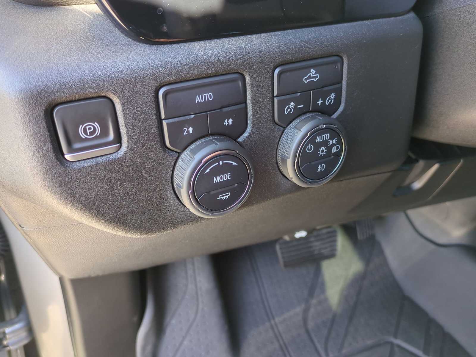 Thumbnail: 2023 Chevrolet Silverado 1500 - 35