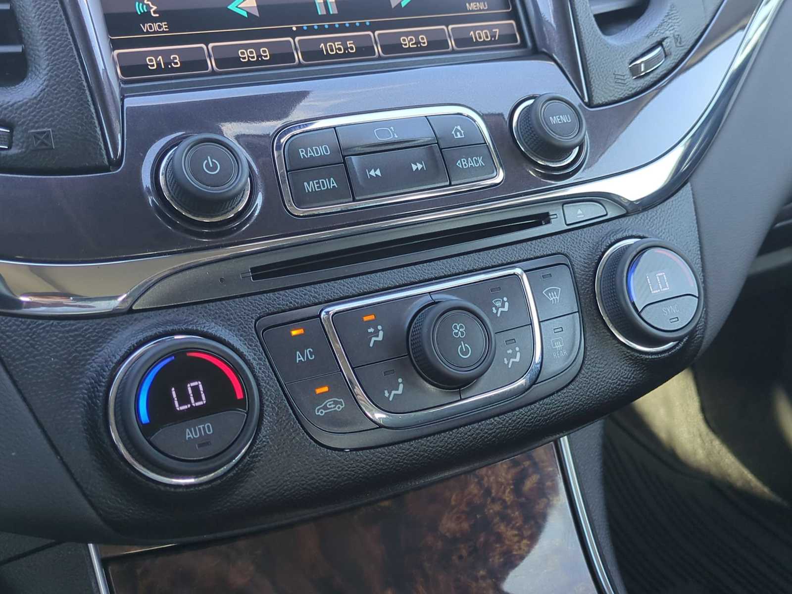 Thumbnail: 2014 Chevrolet Impala - 17