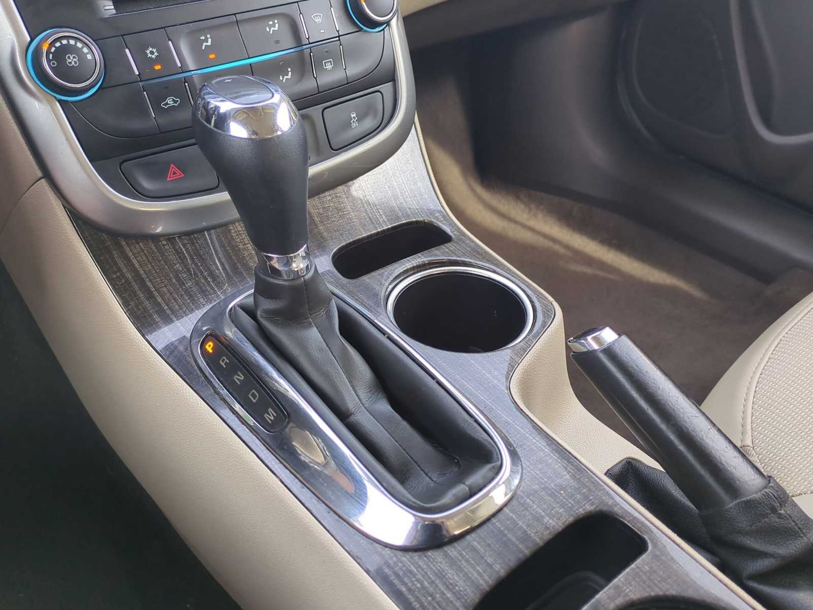 Thumbnail: 2015 Chevrolet Malibu - 15