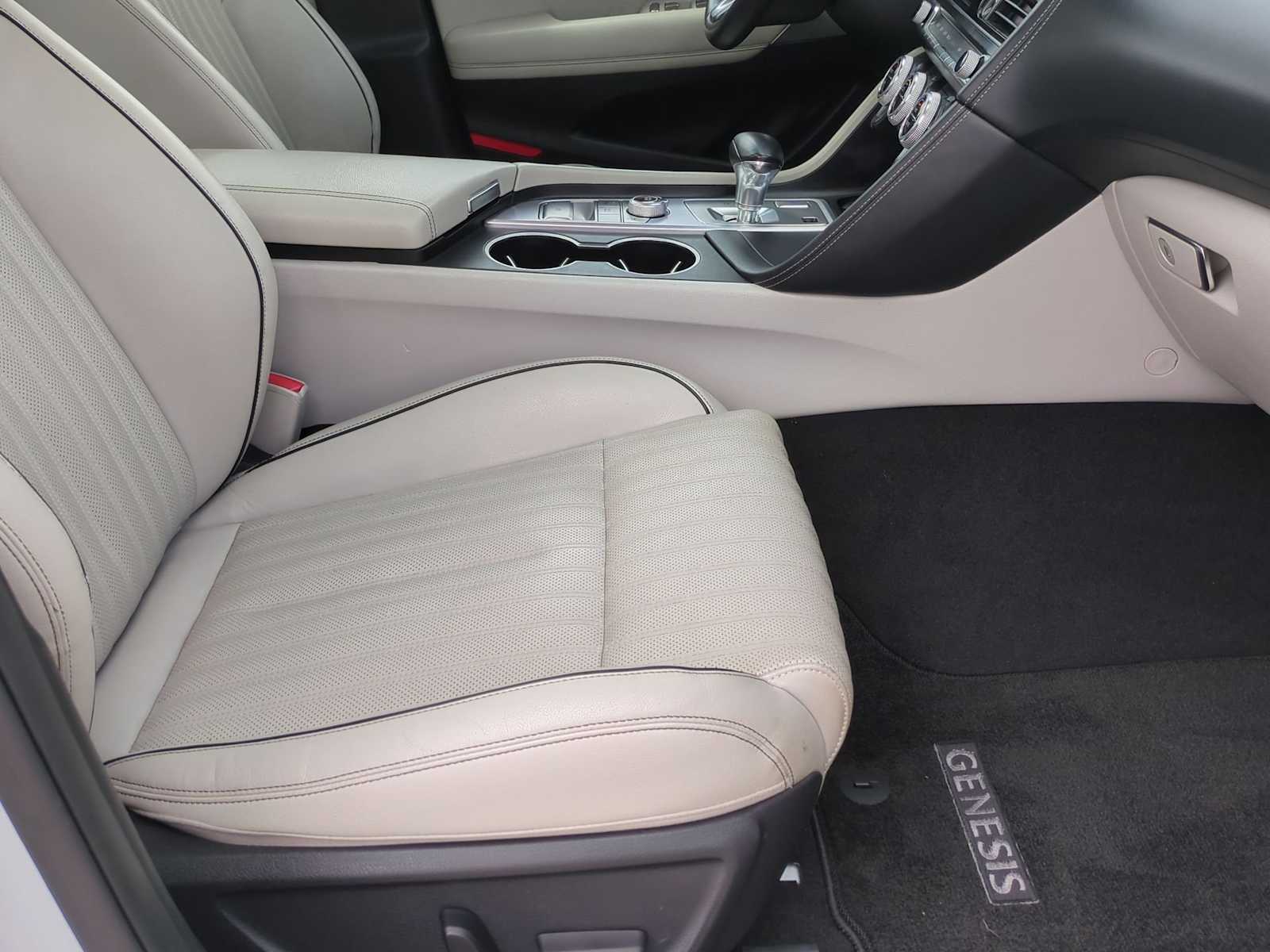 Thumbnail: 2021 Genesis G70 - 28