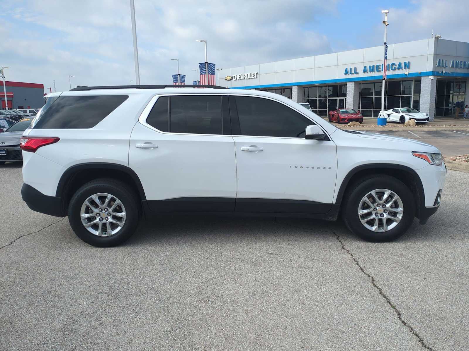 Thumbnail: 2021 Chevrolet Traverse - 9