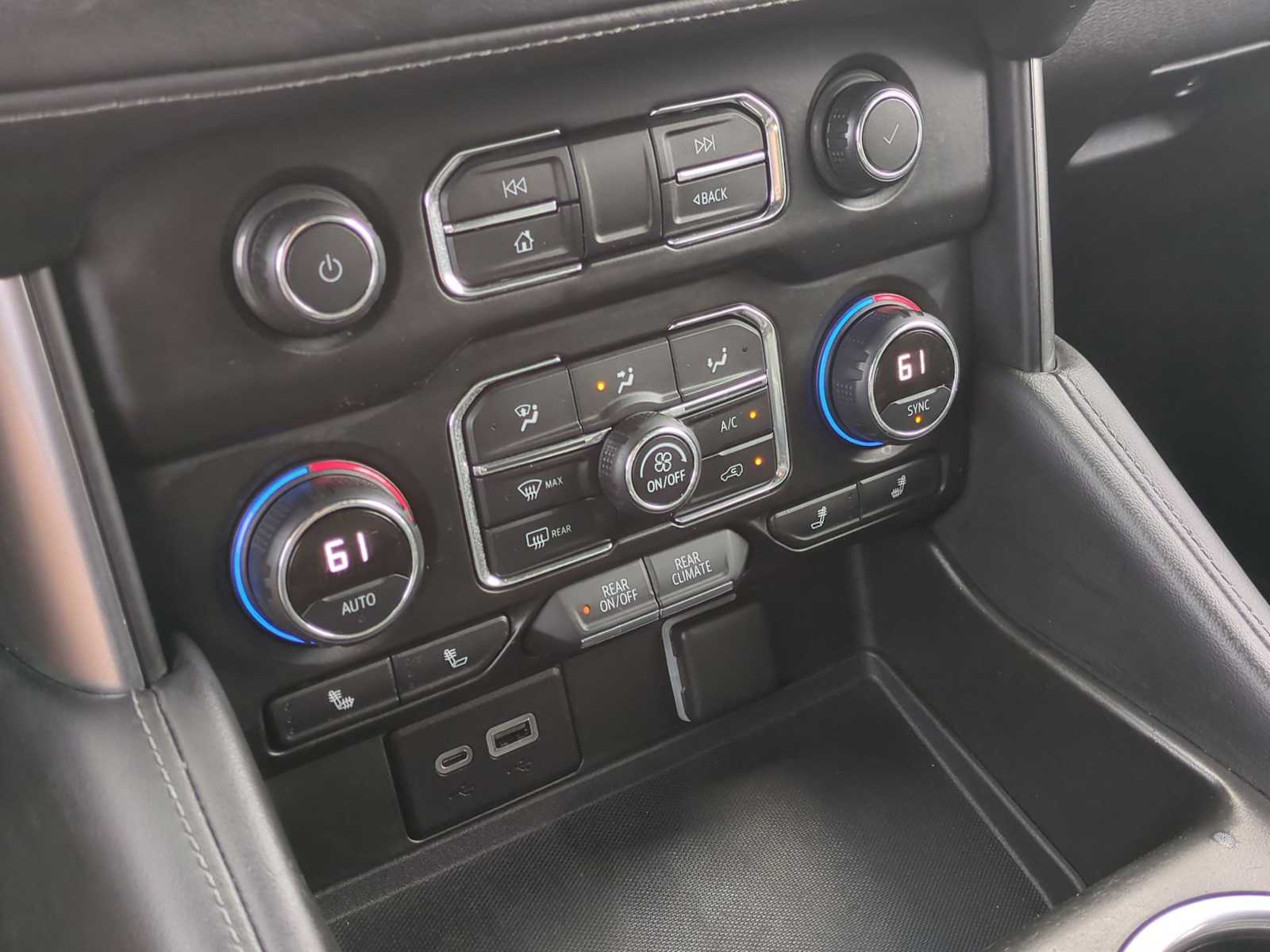 Thumbnail: 2021 Chevrolet Tahoe - 17