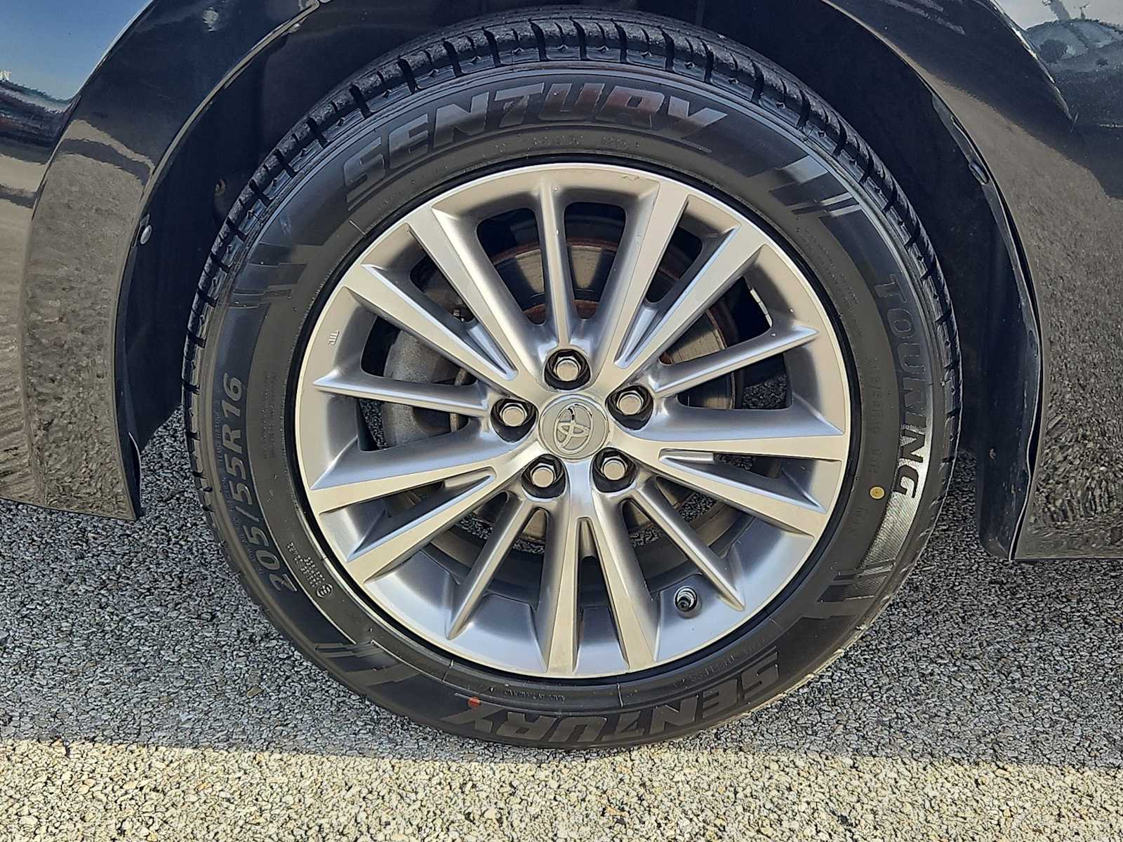 Thumbnail: 2015 Toyota Corolla - 30