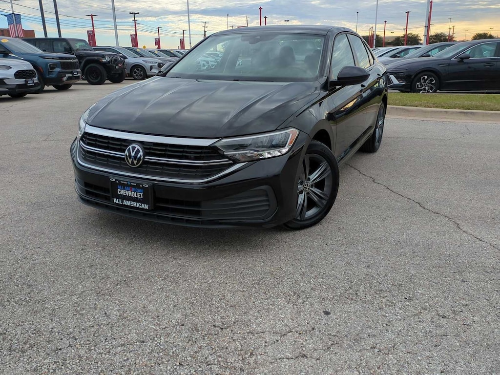 Used 2024 Volkswagen Jetta SE