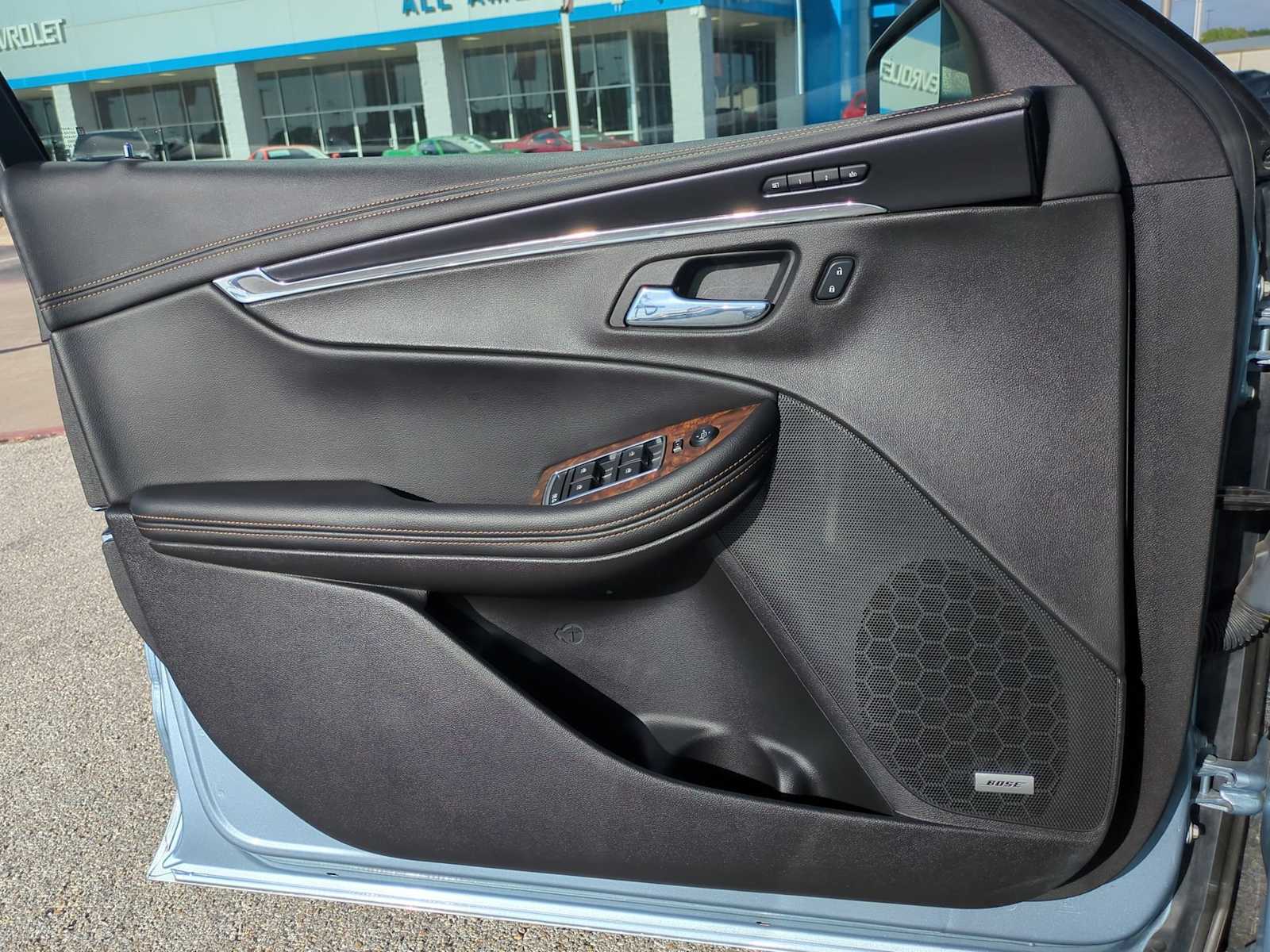 Thumbnail: 2014 Chevrolet Impala - 22