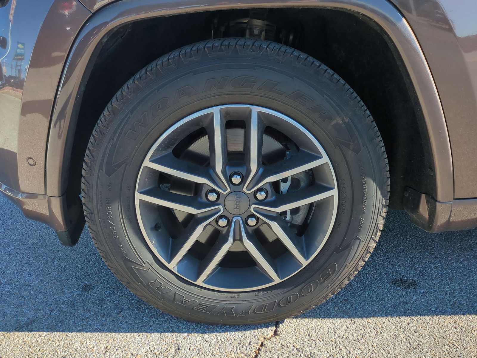 Thumbnail: 2019 Jeep Grand Cherokee - 34