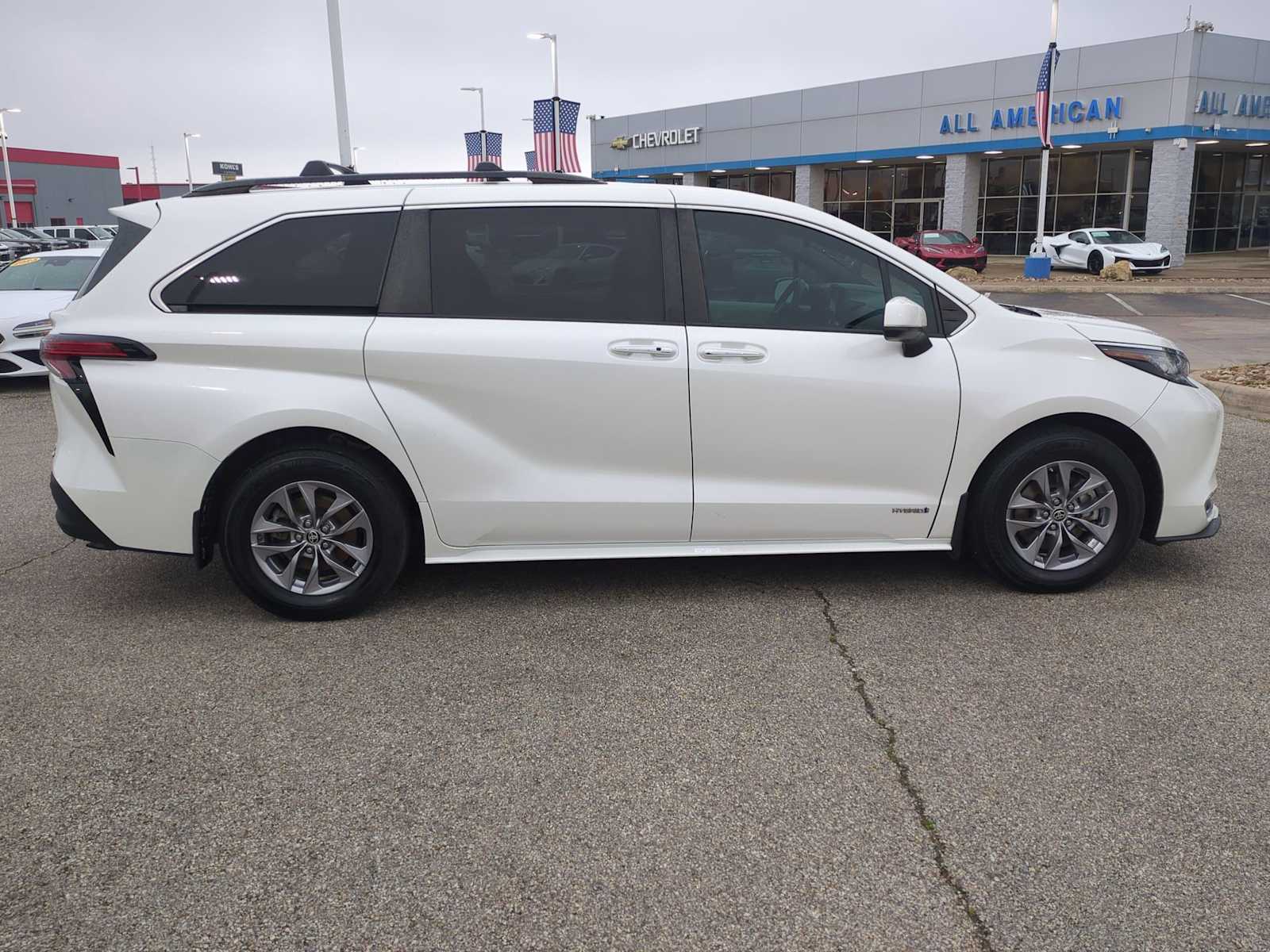 Thumbnail: 2021 Toyota Sienna - 9