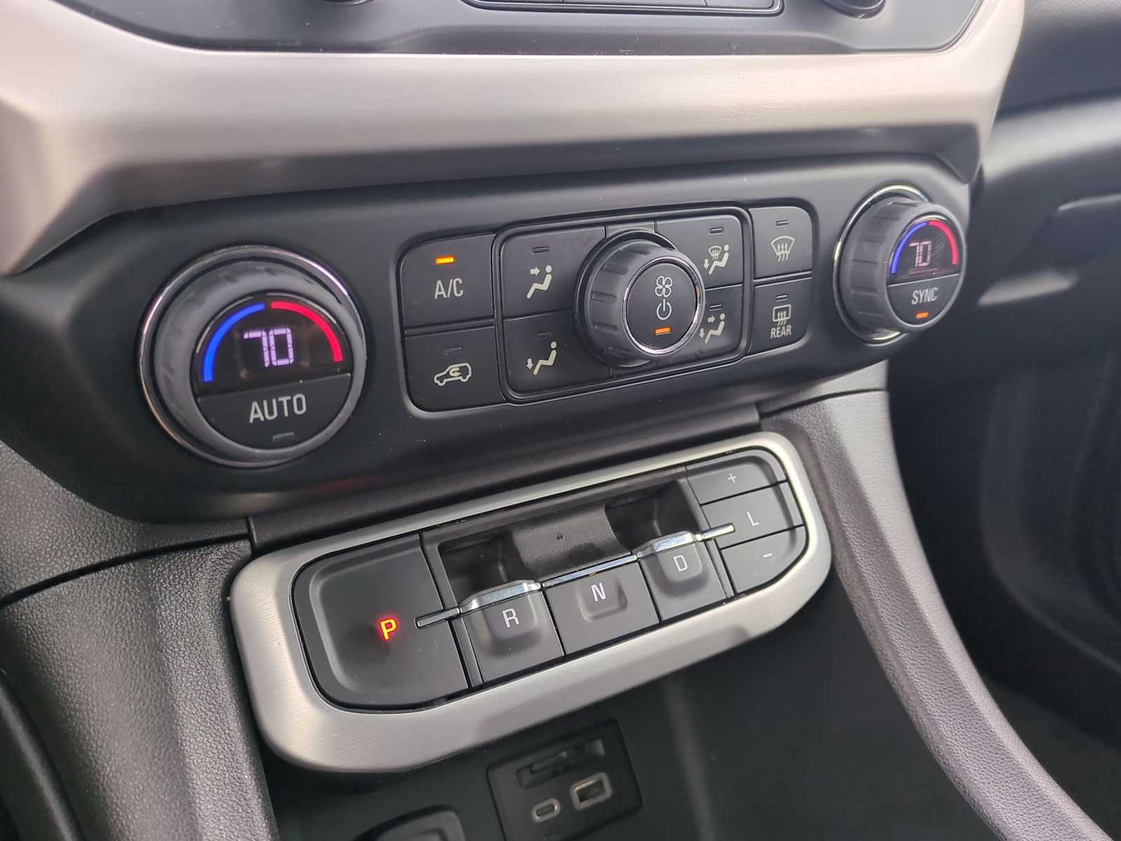 Thumbnail: 2023 GMC Acadia - 18