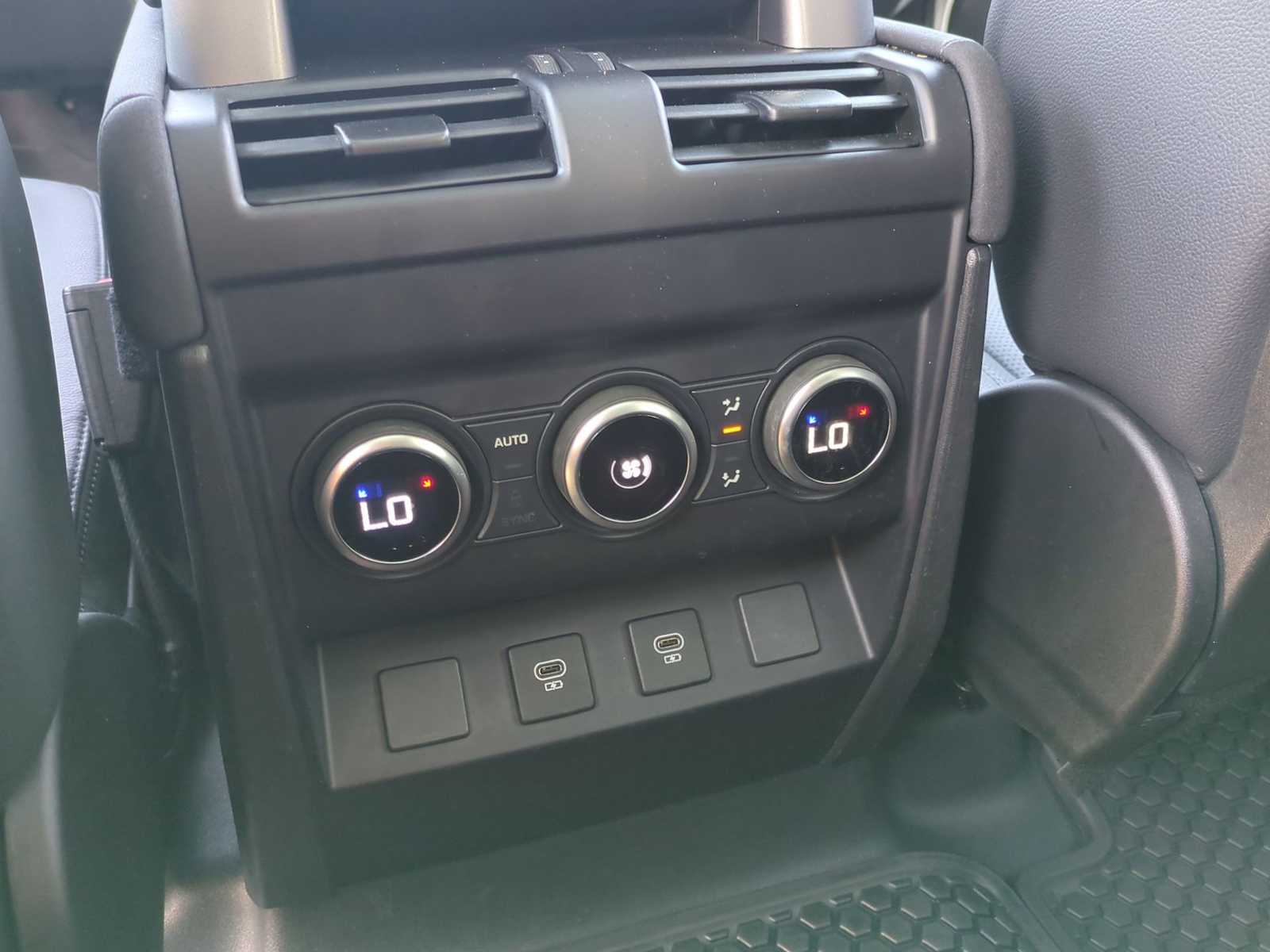 Thumbnail: 2023 Land Rover Defender - 22