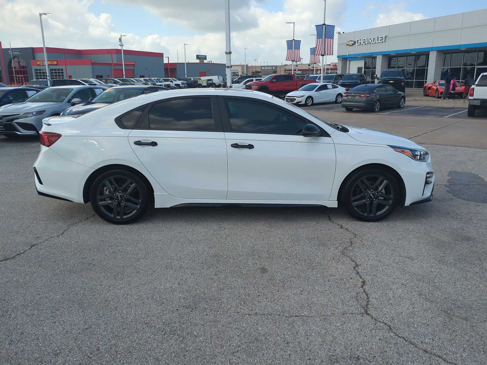 Thumbnail: 2021 Kia Forte - 9