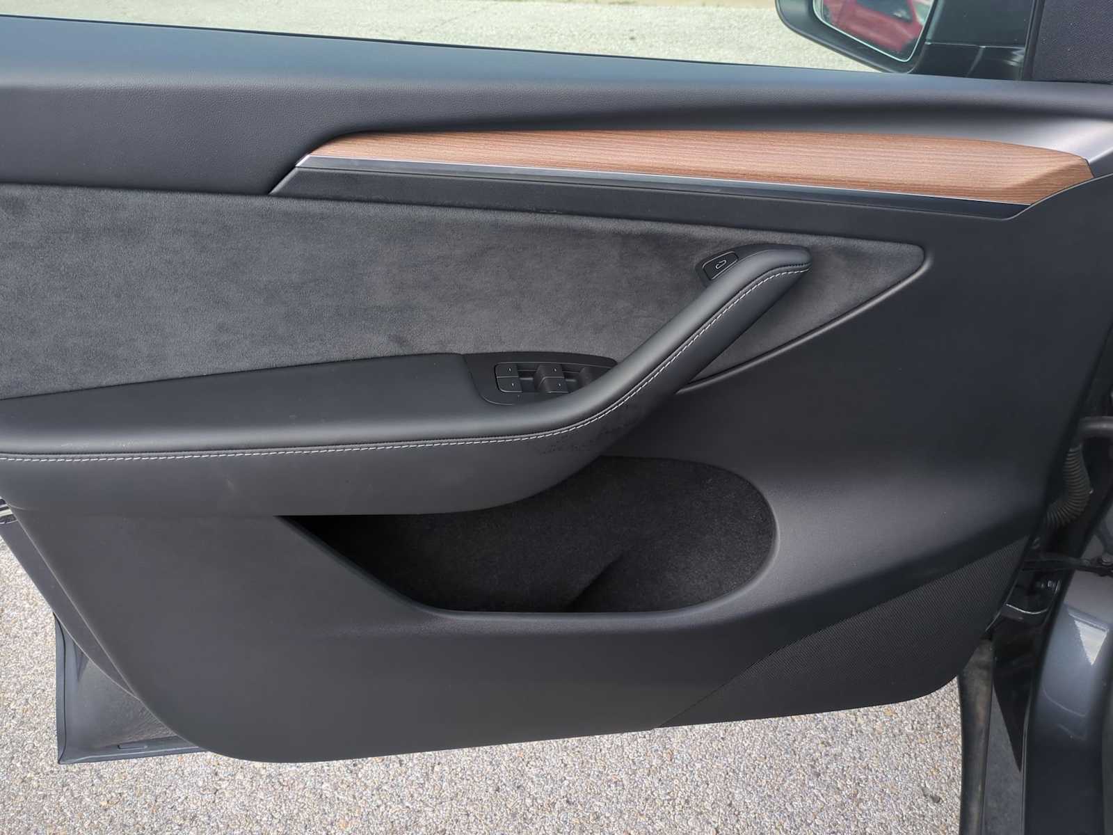 Thumbnail: 2023 Tesla Model Y - 20