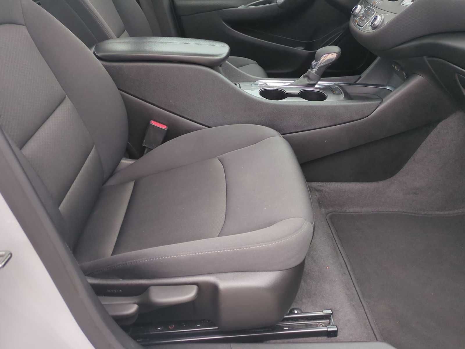 Thumbnail: 2024 Chevrolet Malibu - 29