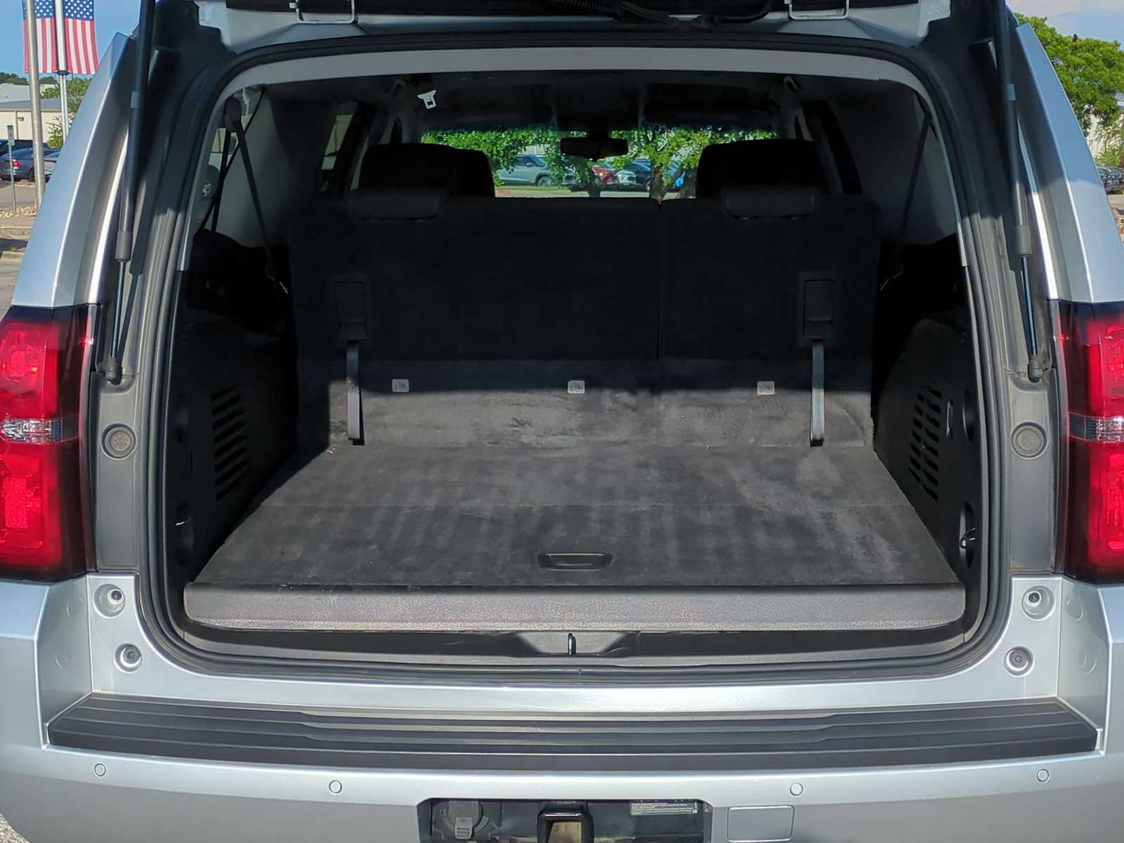 Thumbnail: 2019 Chevrolet Suburban - 23
