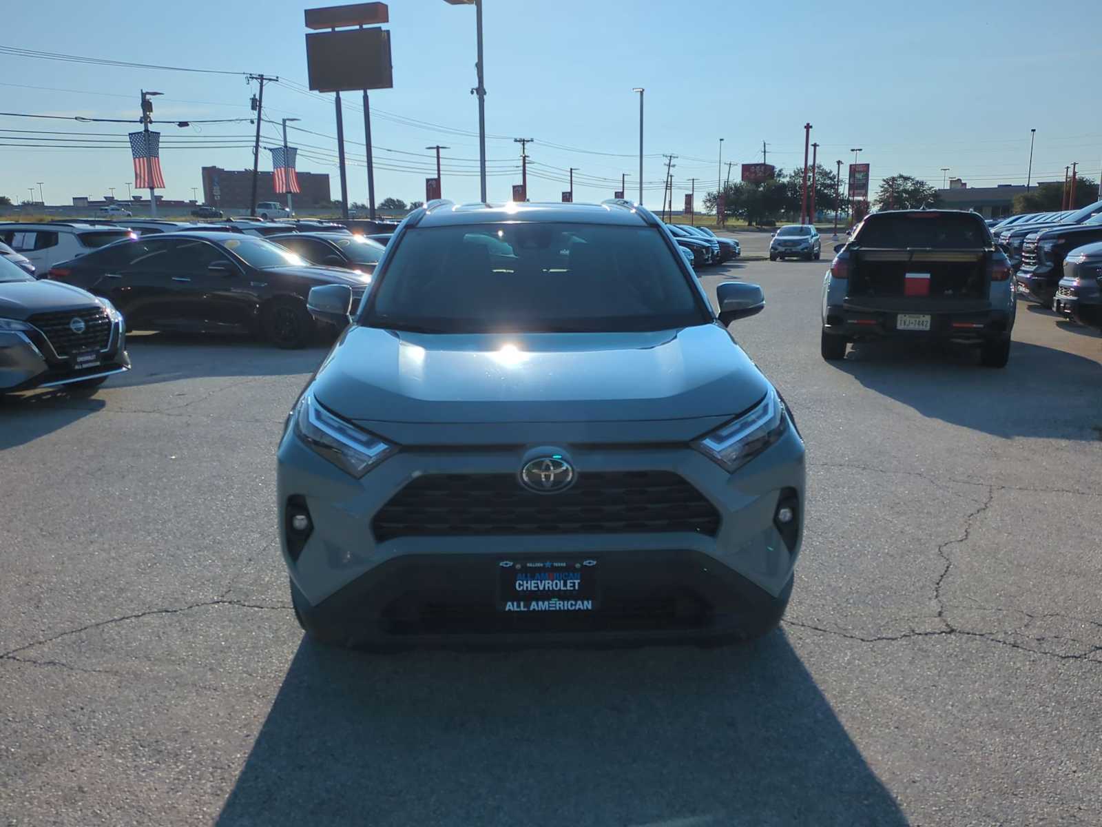 Thumbnail: 2022 Toyota RAV4 - 3