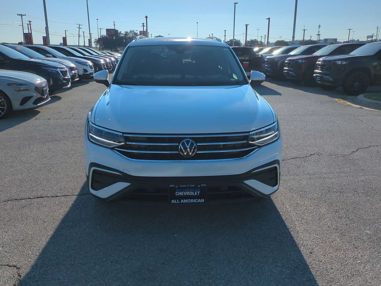 2024 Volkswagen Tiguan SE photo 3