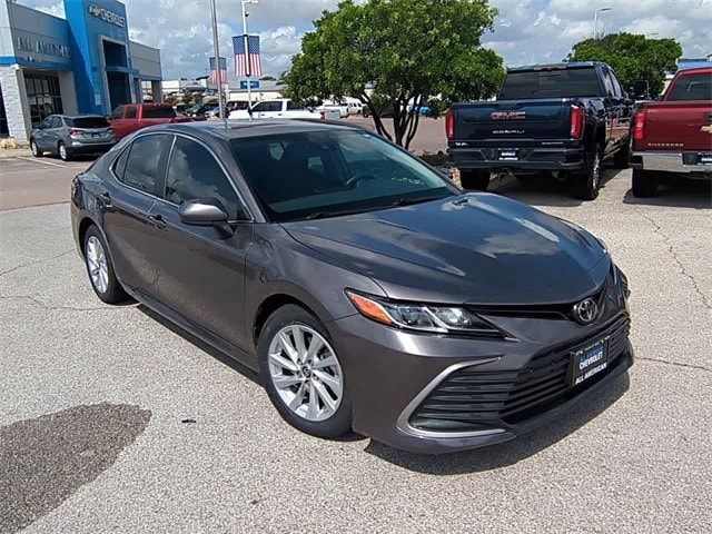 Used 2021 Toyota Camry LE with VIN 4T1C11AK7MU497476 for sale in Killeen, TX