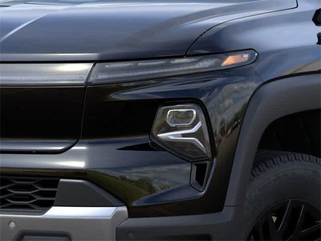 Thumbnail: 2025 Chevrolet Silverado EV - 10