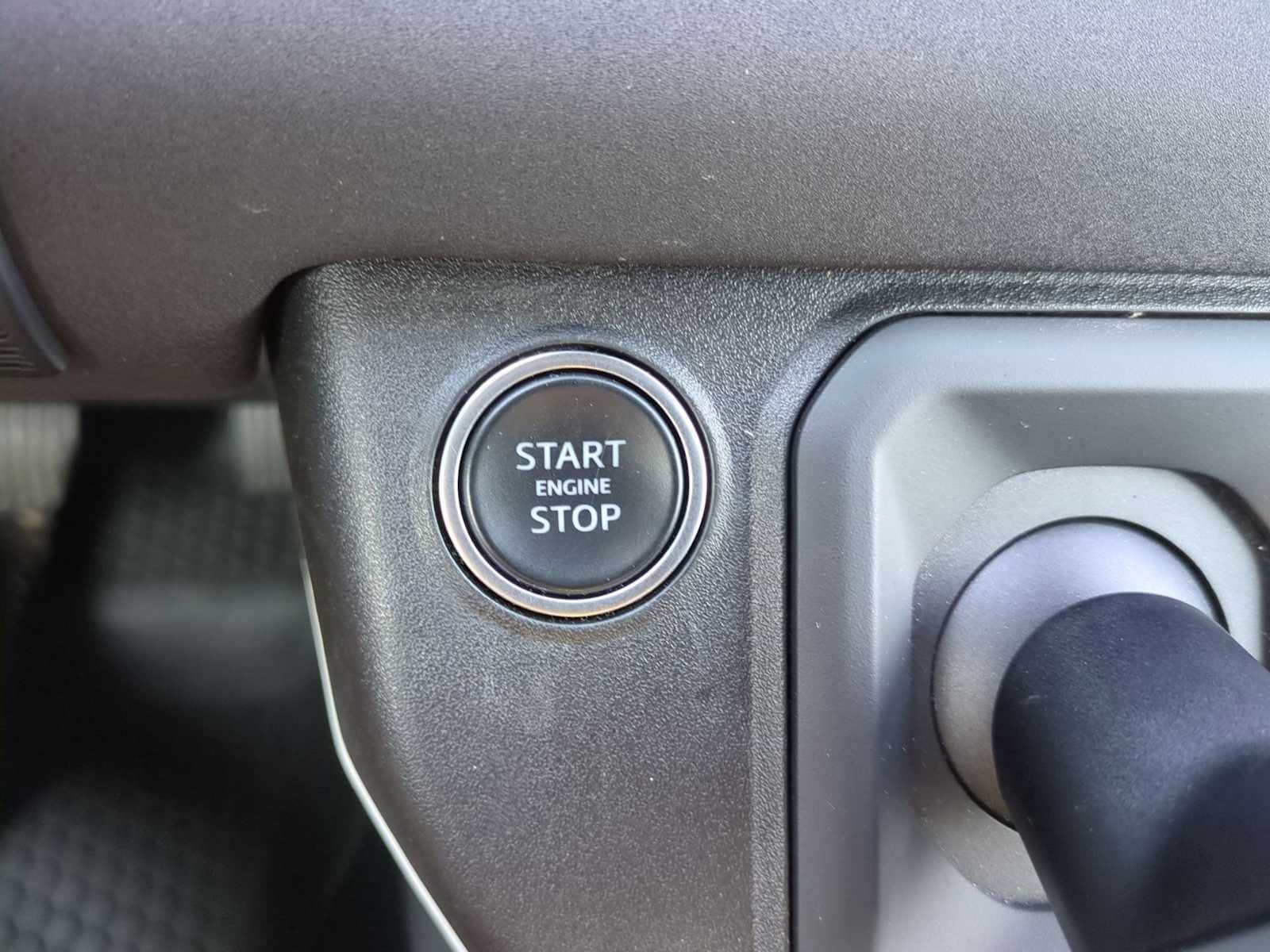 Thumbnail: 2023 Land Rover Defender - 17