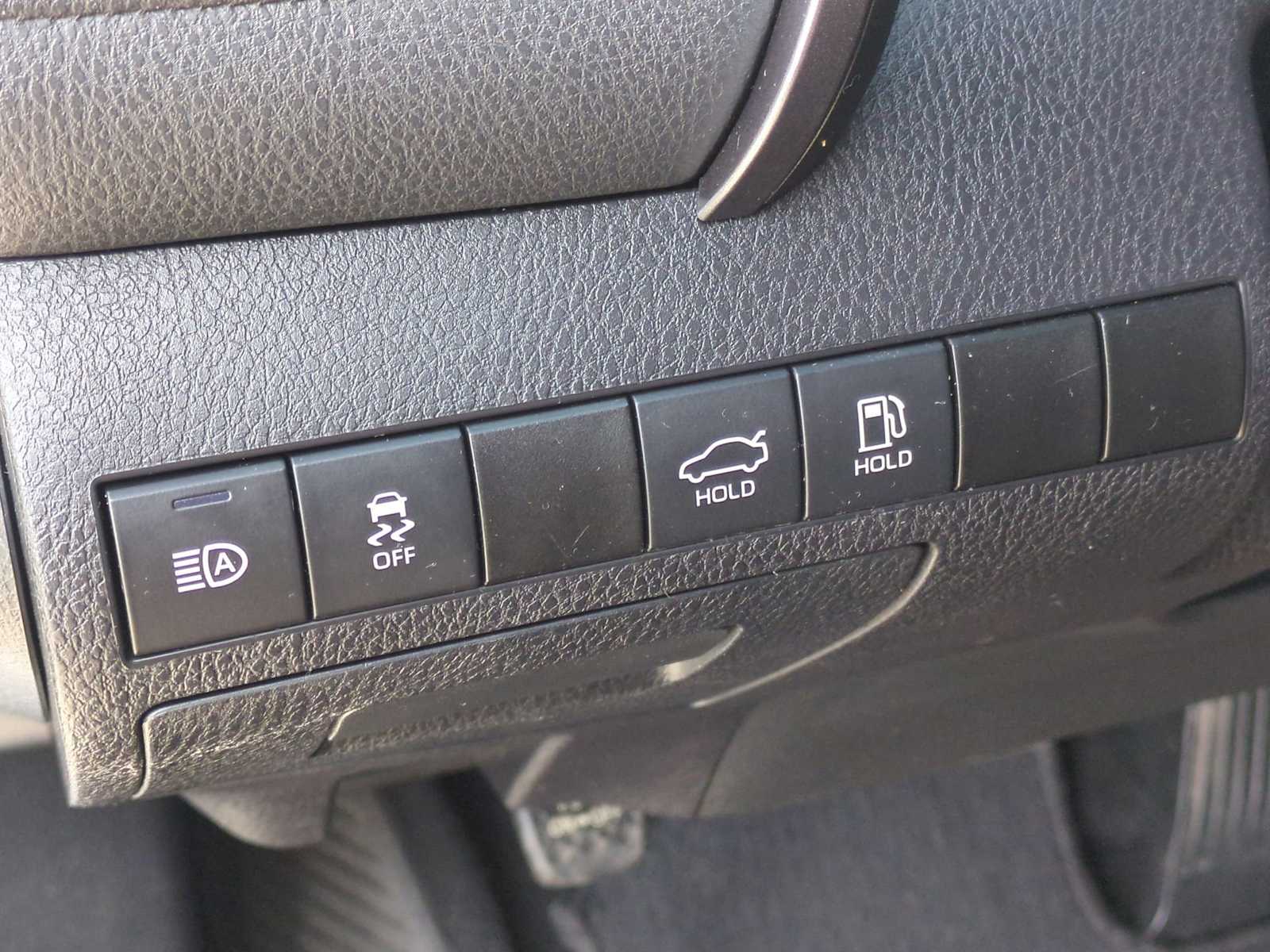 Thumbnail: 2019 Toyota Camry - 32