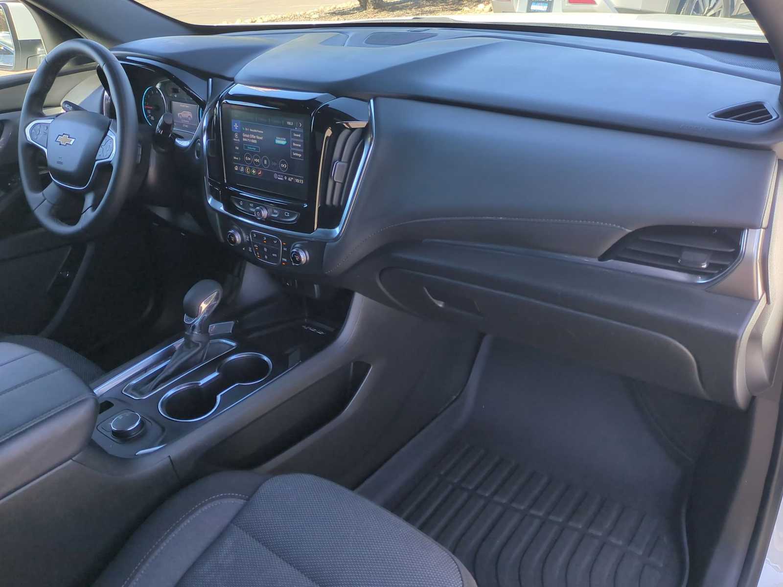 Thumbnail: 2023 Chevrolet Traverse - 29