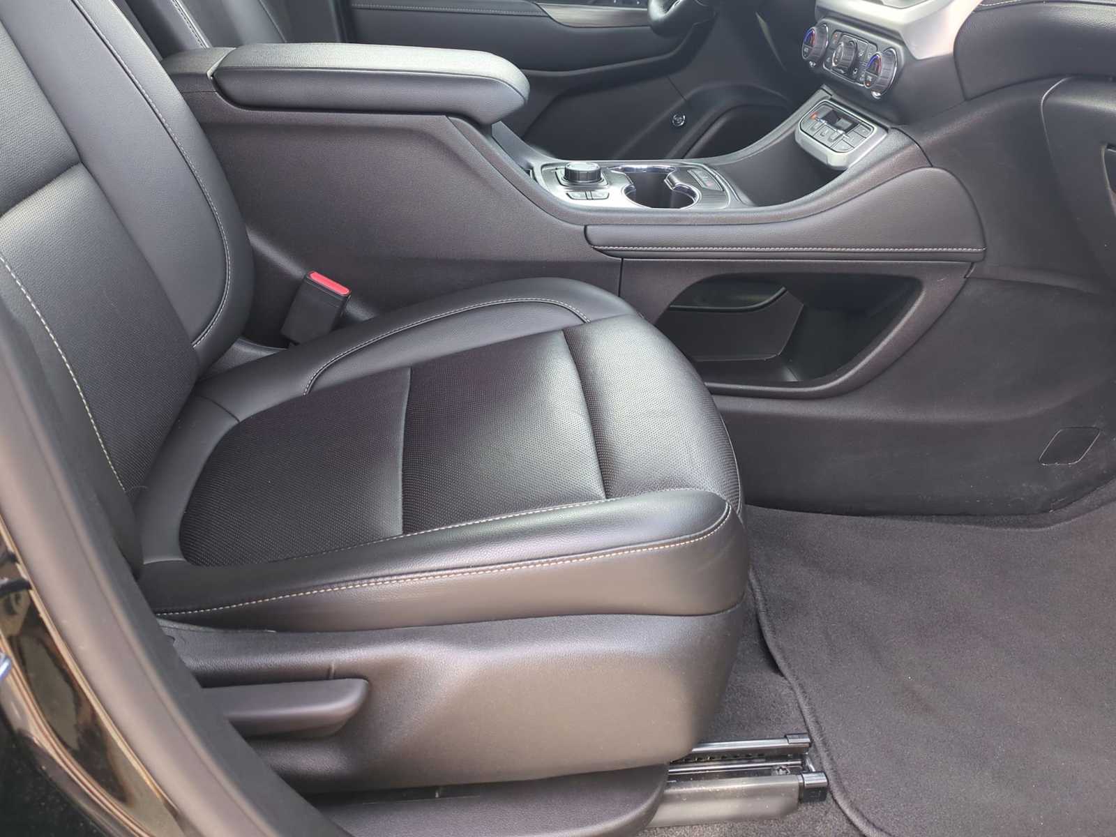 Thumbnail: 2023 GMC Acadia - 28