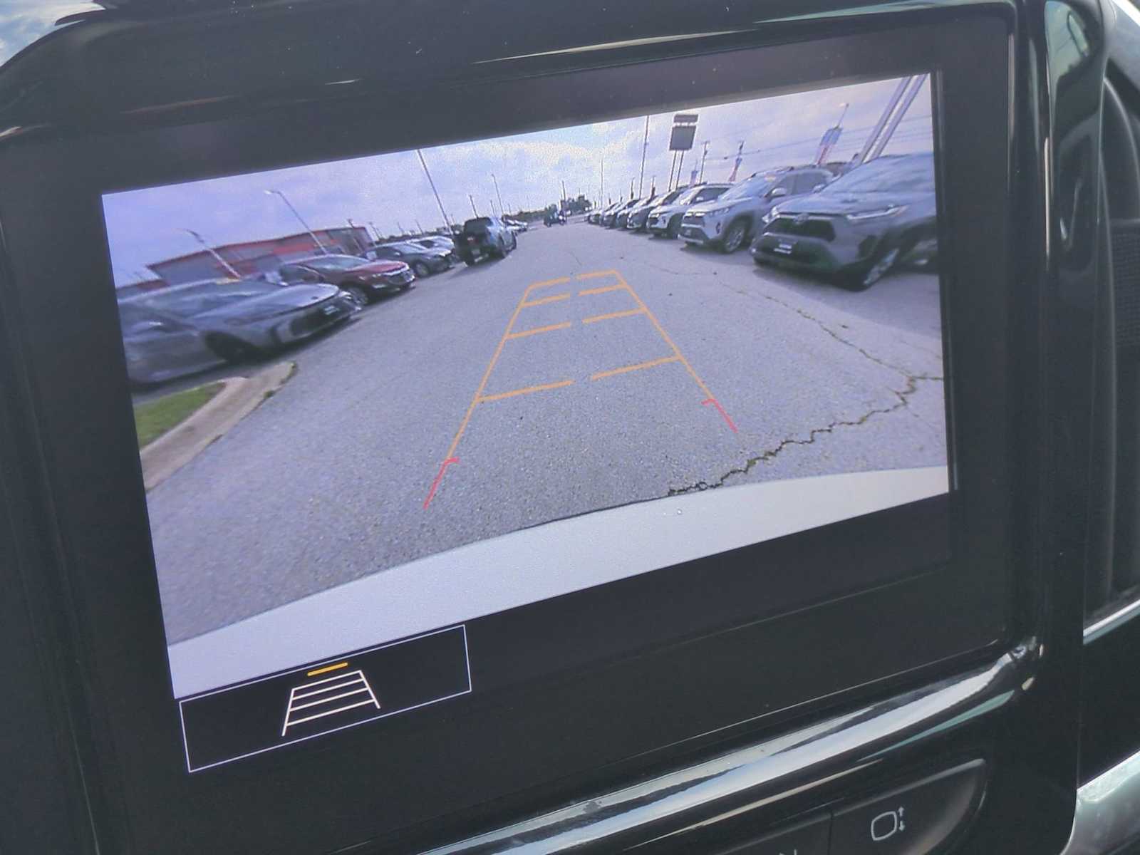 Thumbnail: 2021 Chevrolet Traverse - 15