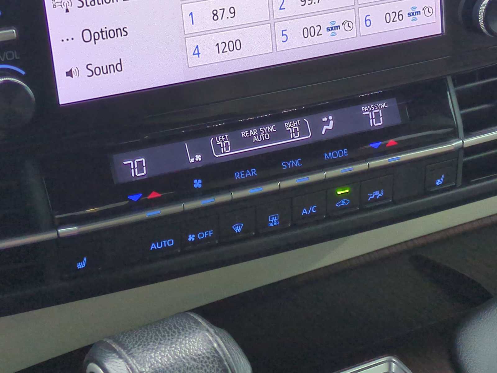 Thumbnail: 2021 Toyota Sienna - 17